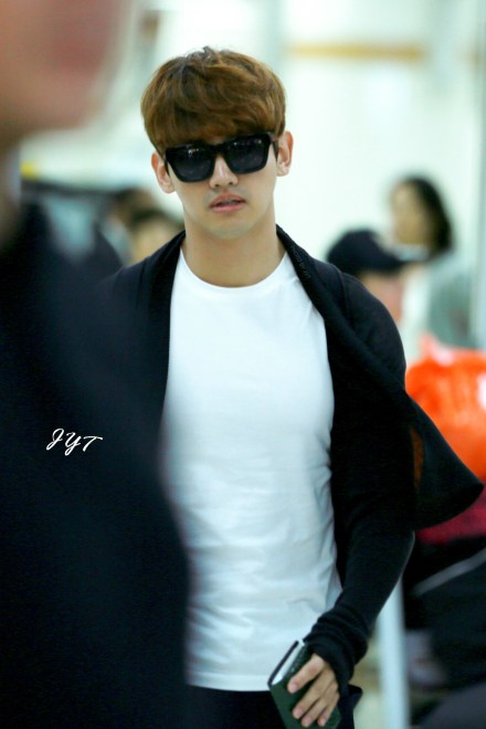 140903 Changmin arrives at Gimpo Airport, Korea 006