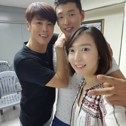 150827 Old Photos of TVXQ! Backstage with Han Sunsoo at T1ST0ry Encore Concert in Seoul 001