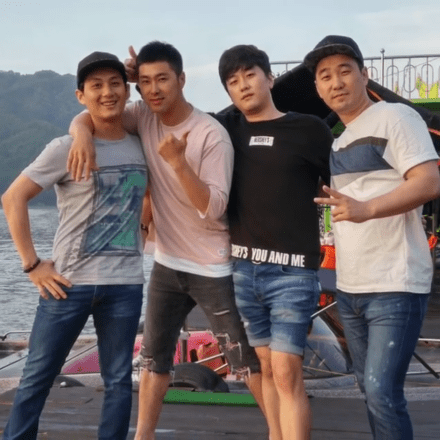 170107-yunho-with-friends-during-2016-from-gio-vanhoutte-dj-giovanhoutte