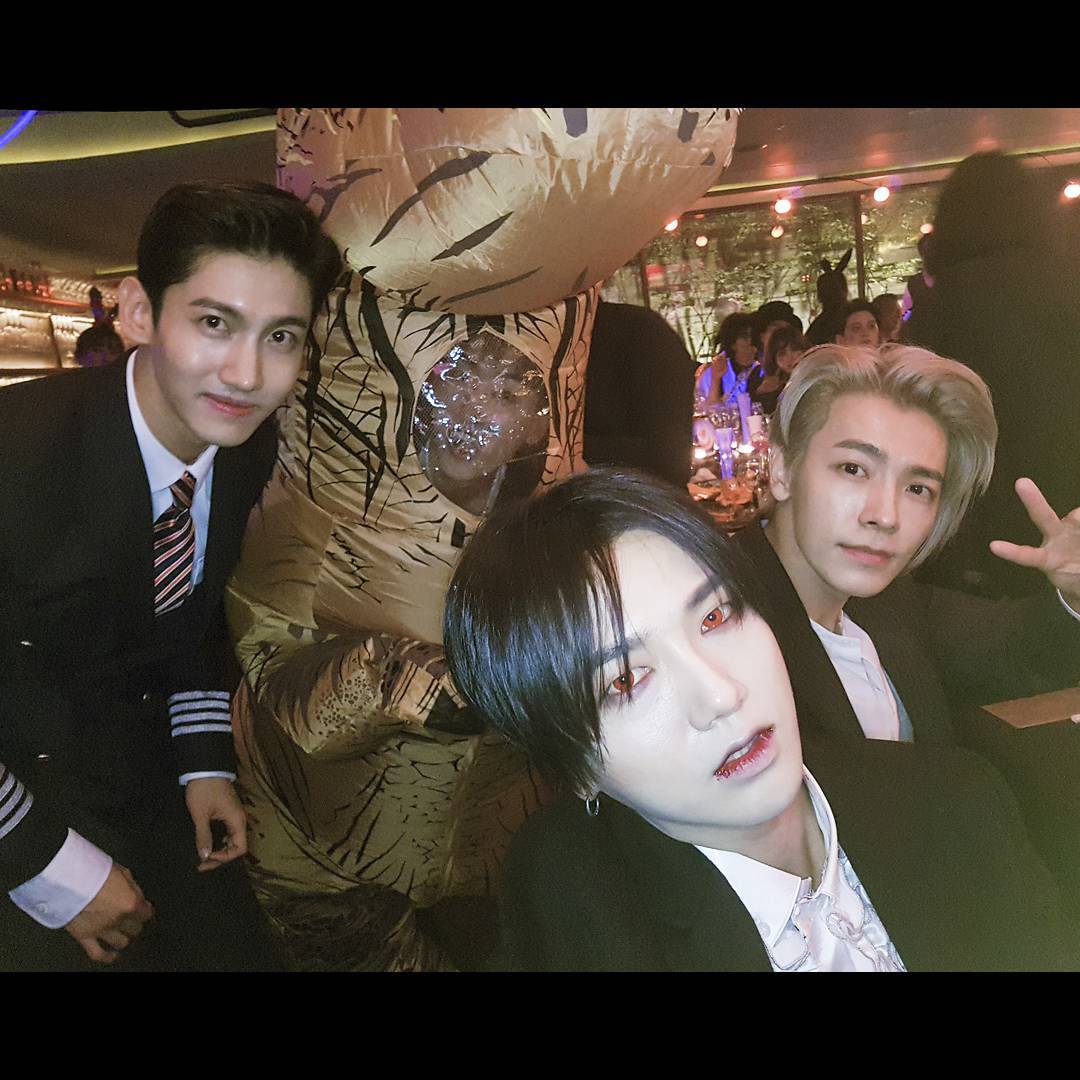 Instagram] 171107 JEJUair Pilot Changmin at the 2017 SMTOWN